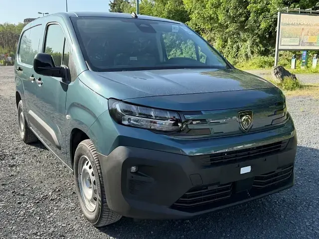 Neu Peugeot Partner 131 PS (96 kW) 2026 Blau Van / Kleinbus