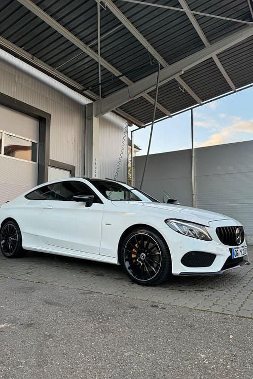 Weiß Gebraucht 2017 Mercedes C400 AMG line Coupé | 31.000 € (Etwas zu teuer) - Bild 1/4
