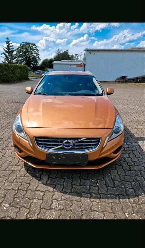 Gebraucht Volvo V60 203 PS (149 kW) 2011 Orange Kombi