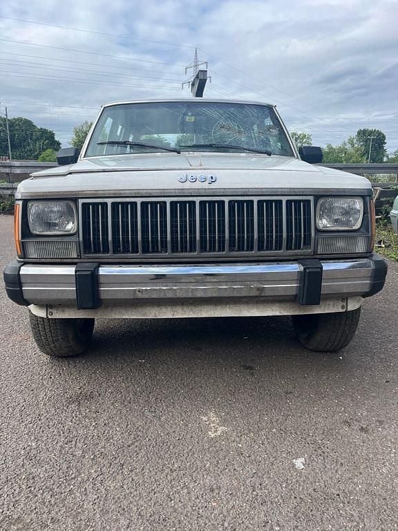 Weiß Gebraucht 1990 Jeep Cherokee SUV | 1.750 € - Bild 1/4