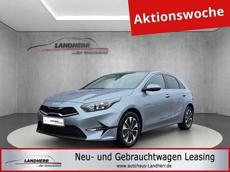 Neu Kia Ceed Gold 140 PS (102 kW) 2026 Lunar silber Kleinwagen