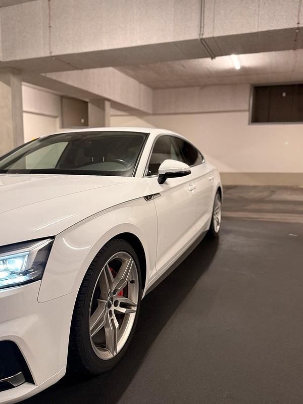 Second-hand Audi A5 Sport 190 CP (139 kW) 2020 Alb Coupe