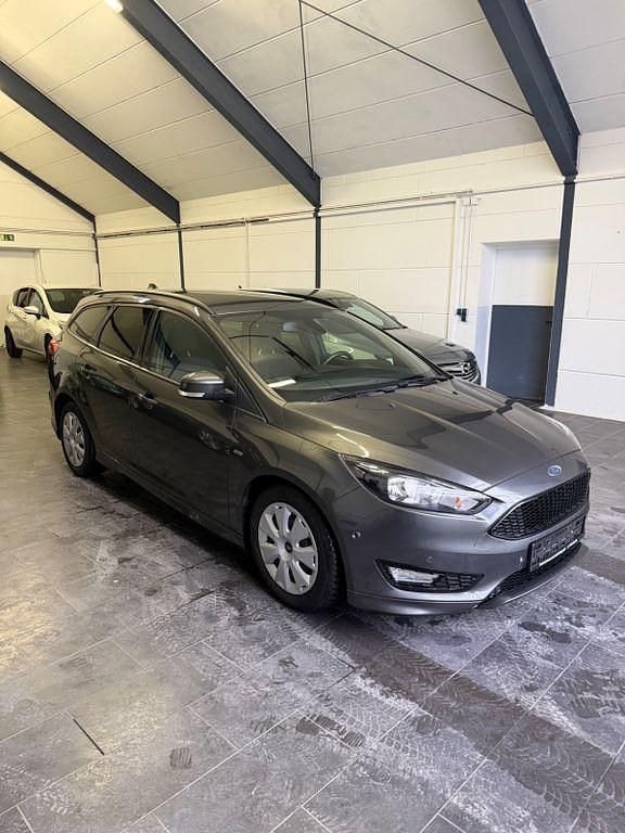 Second-hand Ford Focus ST-Line 140 CP (102 kW) 2017 Berlinǎ