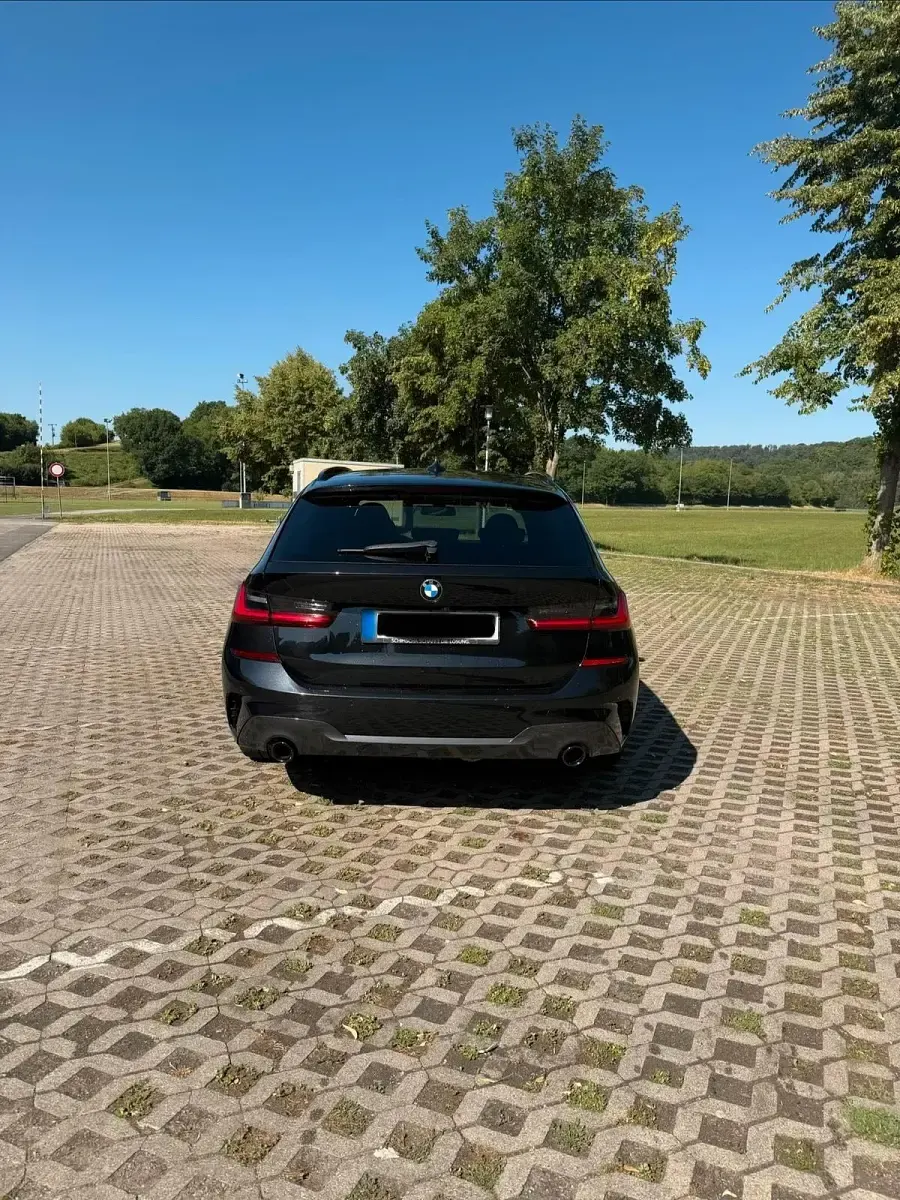 Gebraucht BMW 320 M Sport 190 PS (139 kW) 2021 Schwarz Kombi