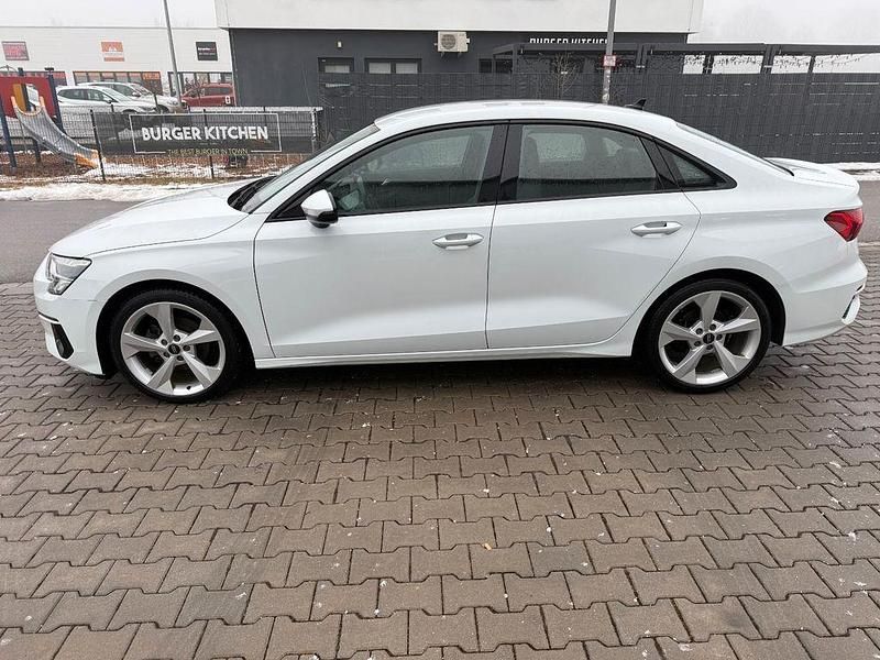 Weiß Gebraucht 2022 Audi A3 S-Line Limousine | 24.000 € (Guter Preis) - Bild 1/4