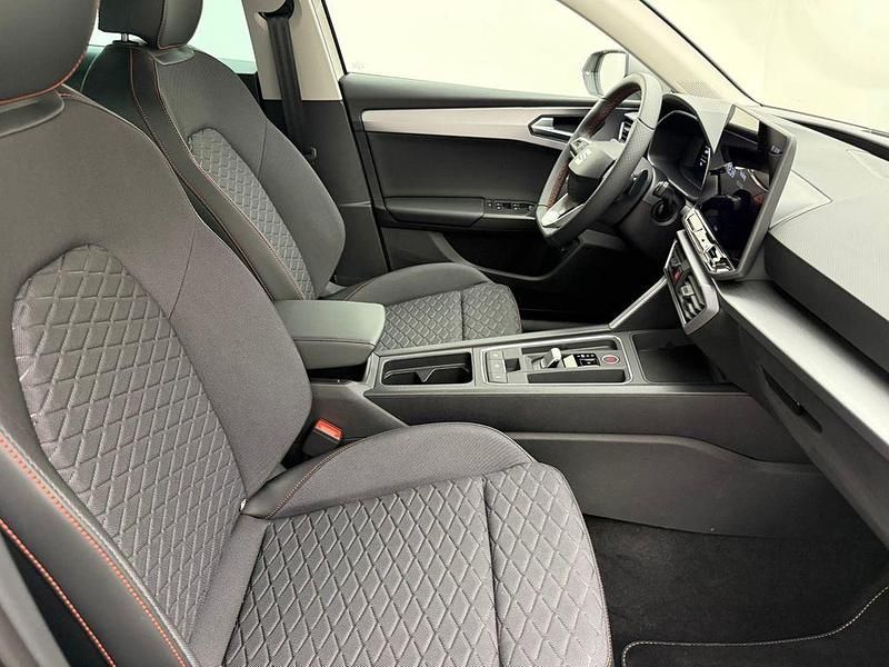 Gebraucht Seat Leon FR-Line 204 PS (150 kW) 2024 Weiß Limousine