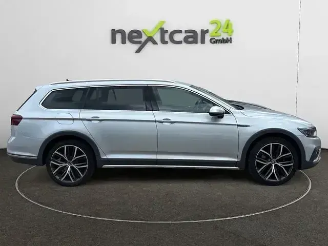 Gebraucht VW Passat Alltrack 200 PS (147 kW) 2022 Silber metallic Kombi
