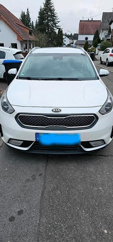 Gebraucht Kia Niro 141 PS (103 kW) 2017 Weiß SUV