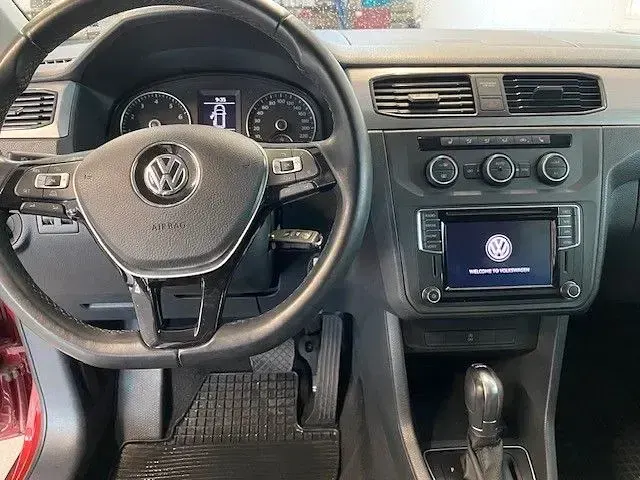 Gebraucht VW Caddy 131 PS (96 kW) 2019 Fortanarot metallic Van / Kleinbus