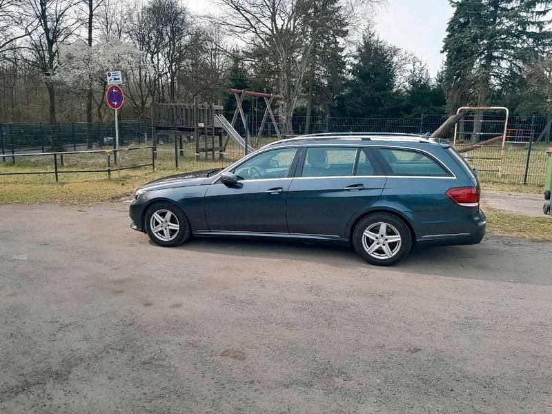 Gebraucht Mercedes E200 184 PS (135 kW) 2014 Grau Kombi