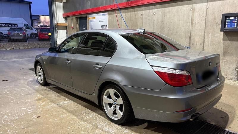 Gebraucht BMW 520 177 PS (130 kW) 2008 Grau Limousine