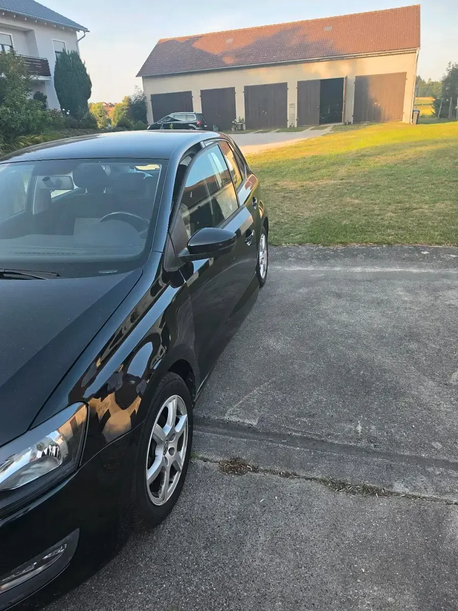 Gebraucht VW Polo 90 PS (66 kW) 2013 Schwarz Kleinwagen