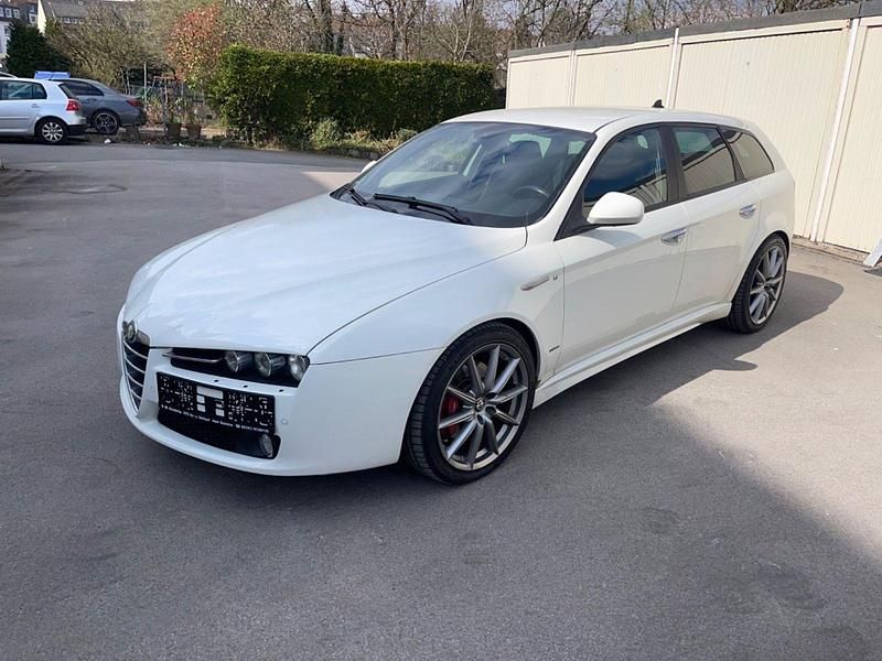 Gebraucht Alfa Romeo 159 Turismo 170 PS (125 kW) 2012 Weiß Kombi