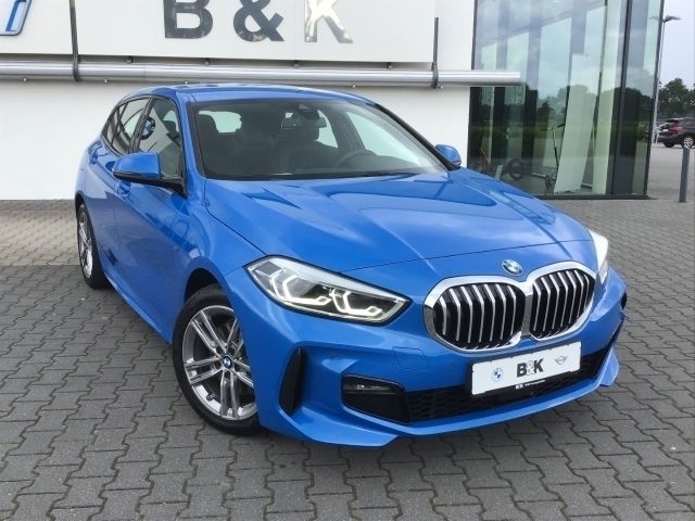 Gebraucht BMW 118 M Sport 150 PS (110 kW) 2021 Blau misano blau metallic Kleinwagen