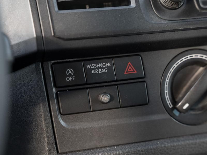 Usado VW Transporter 102 HP (75 kW) 2019 Verde Van