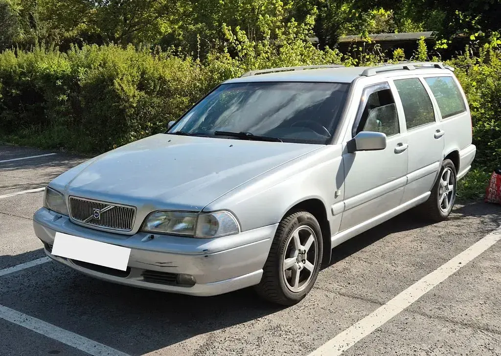 Używany Volvo V70 144 KM (105 kW) 1999 Srebrny Kombi