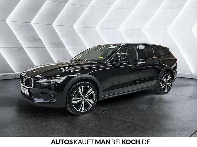 Gebraucht Volvo V60 CC Ultimate 250 PS (183 kW) 2024 Andere farbe Kombi