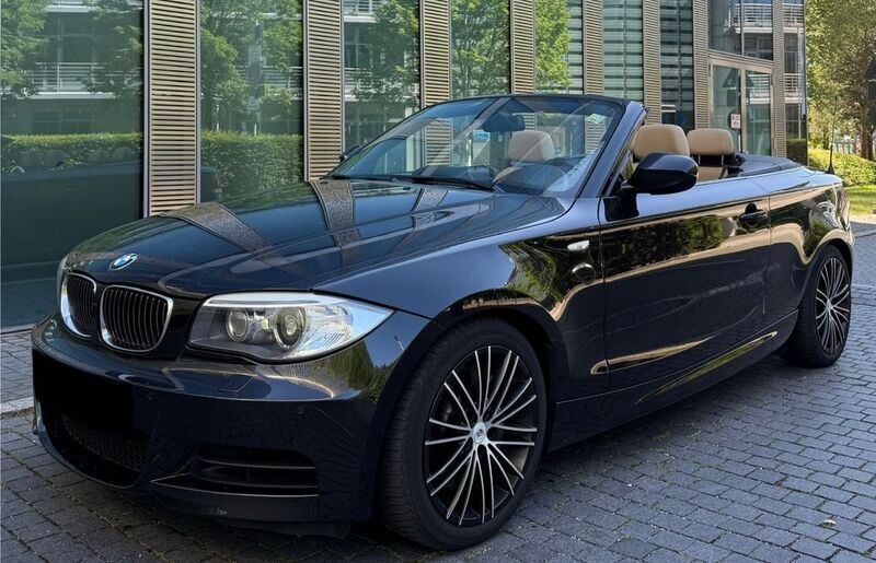 Schwarz Gebraucht 2011 BMW 135 Cabriolet Performance Cabrio | 14.999 € (Superpreis) - Bild 1/4