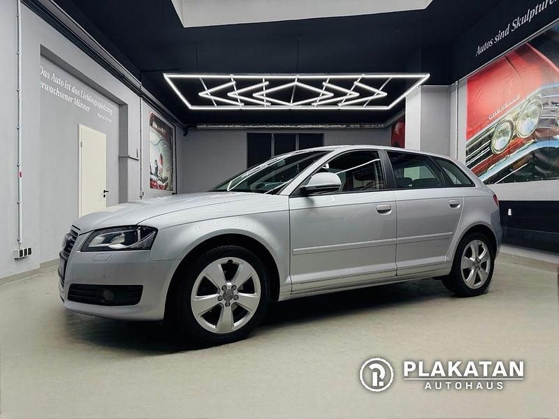 Silber Gebraucht 2009 Audi A3 Sportback Ambiente Limousine | 9.980 € (Fairer Preis) - Bild 1/4