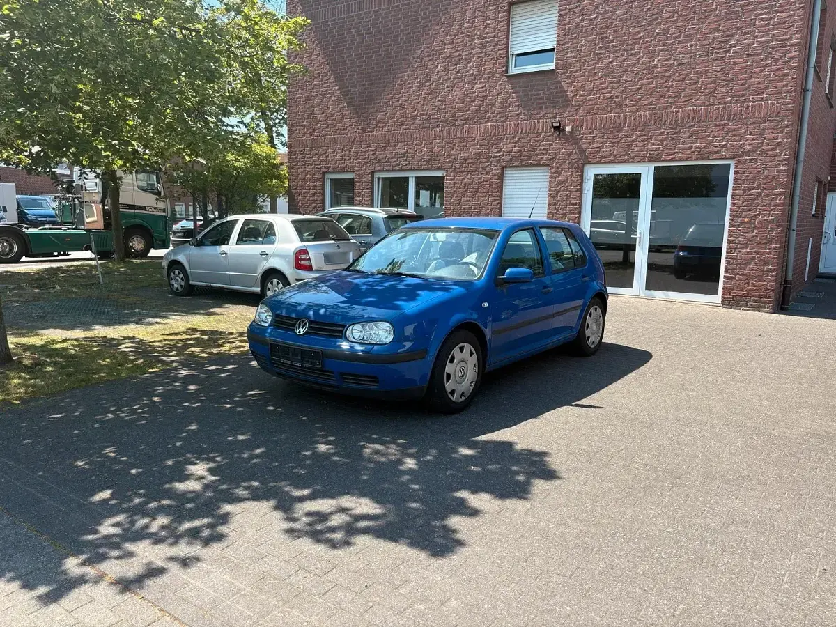 Gebraucht VW Golf IV 75 PS (55 kW) 2001 Blau Limousine