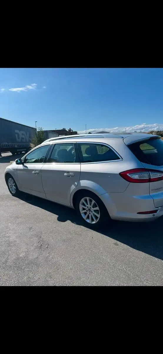 Gebraucht Ford Mondeo 160 PS (117 kW) 2011 Silber Kombi