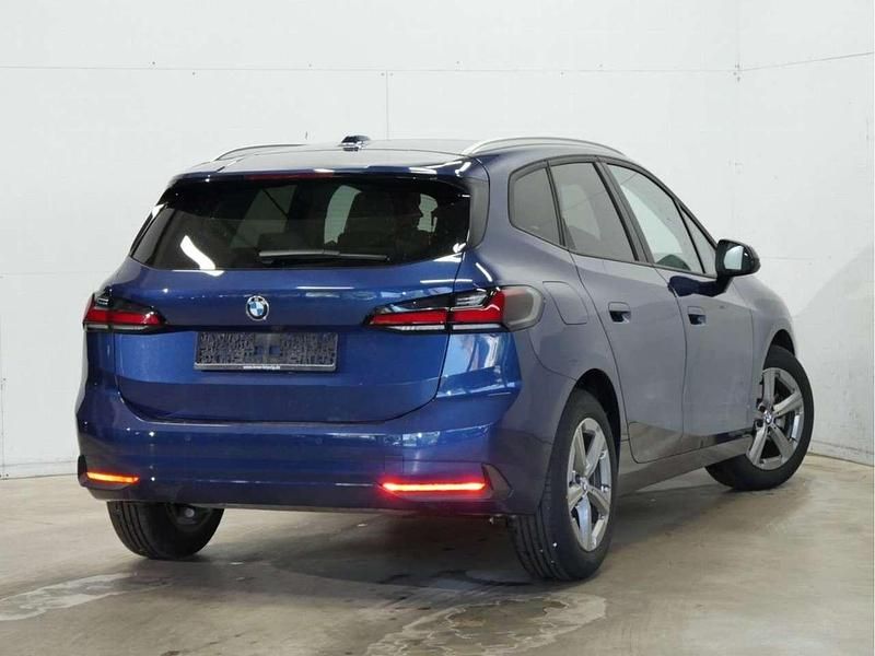 Gebraucht BMW 216 Sport Line 122 PS (89 kW) 2024 Blau Van / Kleinbus