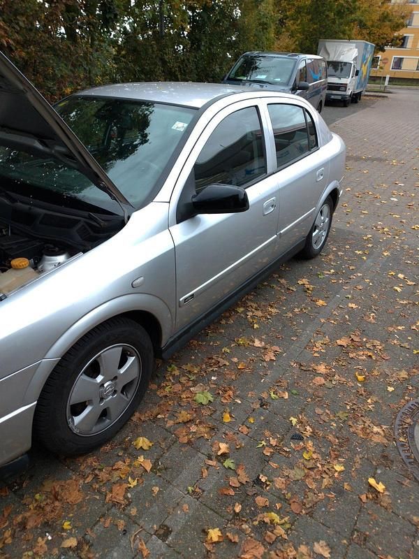 Gebraucht Opel Astra 101 PS (74 kW) 2003 Grau Limousine