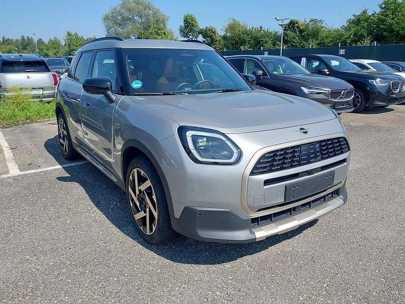 Melting silver iii Gebraucht 2024 Mini Cooper Countryman Favoured SUV | 35.990 € (Fairer Preis) - Bild 1/4