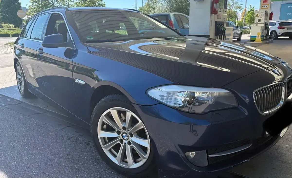 Gebraucht BMW 520 184 PS (135 kW) 2011 Blau Kombi