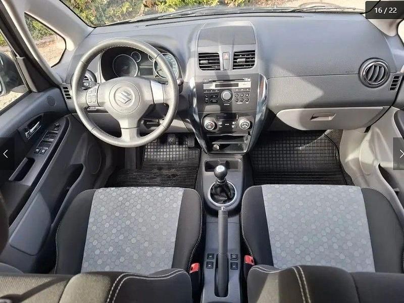 Gebraucht Suzuki SX4 Club 120 PS (88 kW) 2014 Grau Limousine