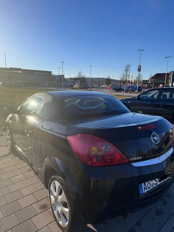 Gebraucht Opel Tigra Edition 90 PS (66 kW) 2010 Schwarz Cabrio