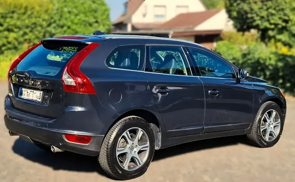 Gebraucht Volvo XC60 Summum 163 PS (119 kW) 2010 Schwarz SUV