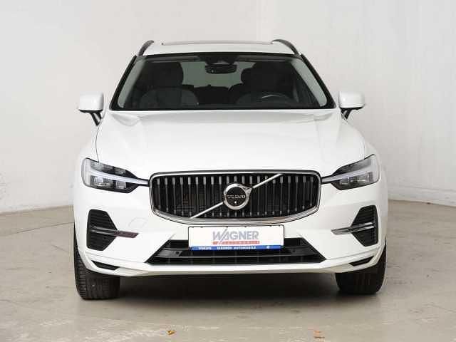 Gebraucht Volvo XC60 Momentum 197 PS (144 kW) 2022 Weiß SUV