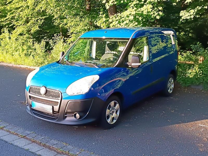 Gebraucht Fiat Doblò 90 PS (66 kW) 2012 Blau Van / Kleinbus