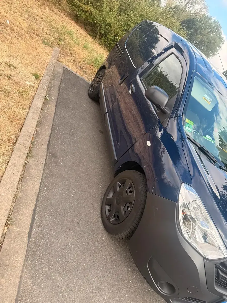 Gebraucht Dacia Dokker 2018 Blau Van / Kleinbus