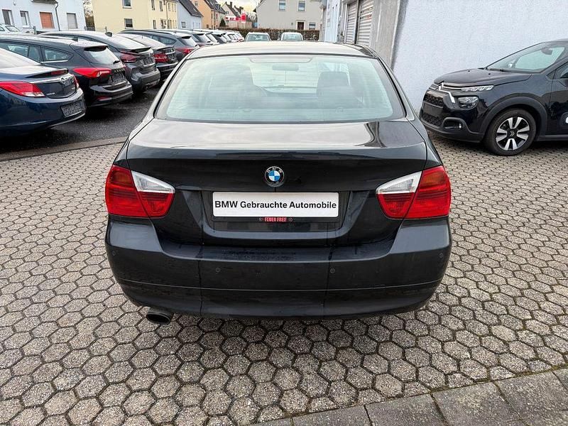 Gebraucht BMW 318 Advantage 143 PS (105 kW) 2008 Schwarz Limousine