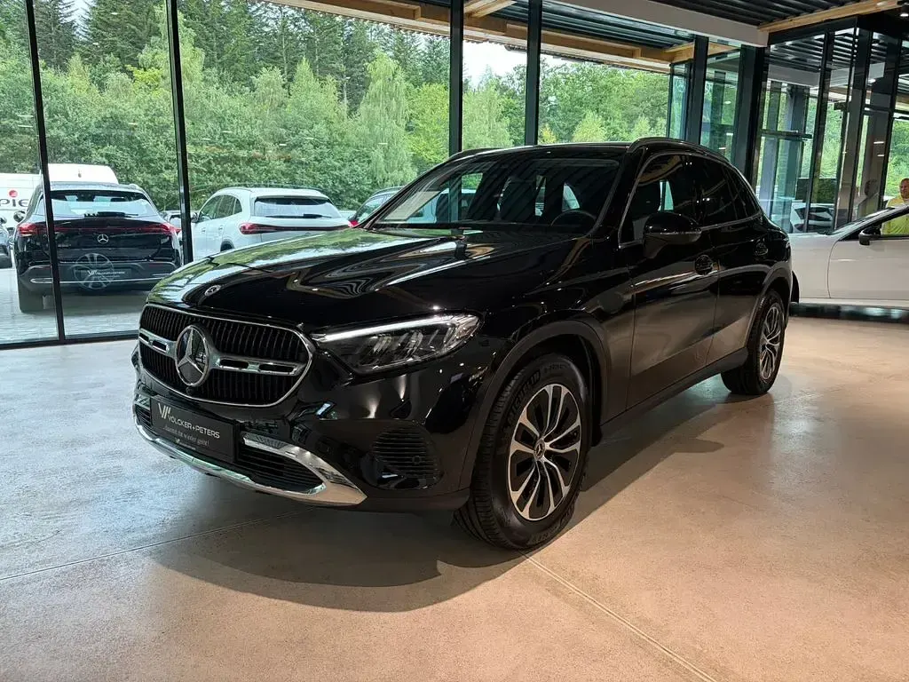 Gebraucht Mercedes GLC220 197 PS (144 kW) 2025 Schwarz SUV