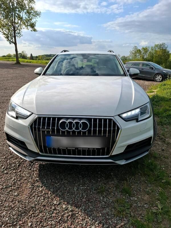 Weiß Gebraucht 2019 Audi A4 Allroad Kombi | 24.000 € (Fairer Preis) - Bild 1/4