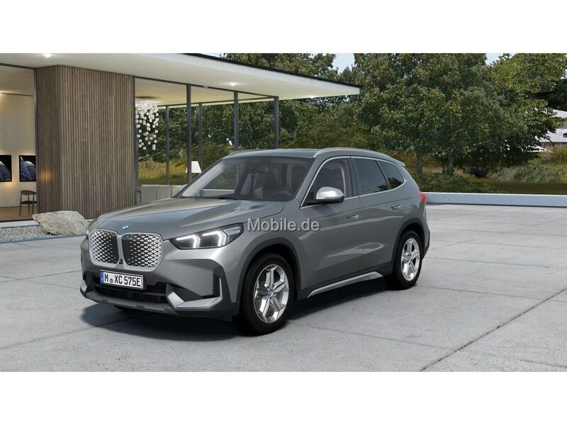 Silber Neu 2025 BMW iX1 Performance SUV | 55.550 € (Teuer) - Bild 1/4