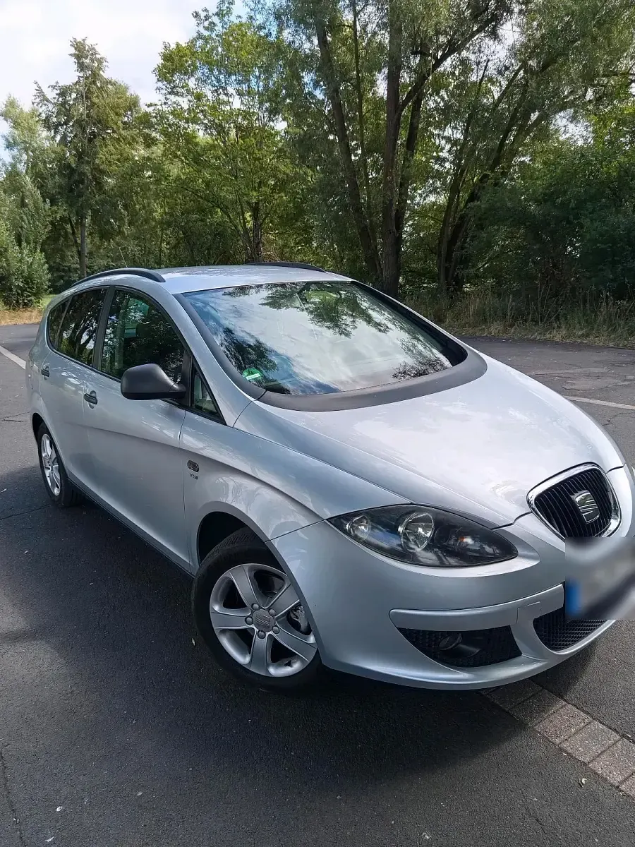 Gebraucht Seat Altea XL 125 PS (91 kW) 2009 Silber Van / Kleinbus