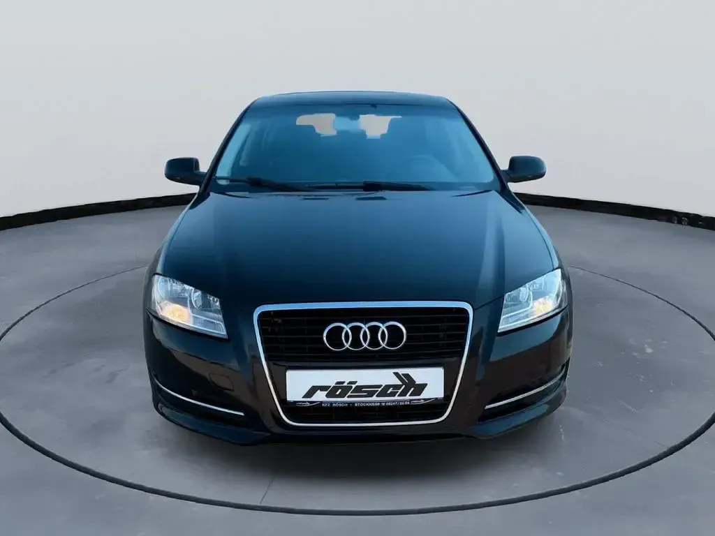 Gebraucht Audi A3 Ambiente 125 PS (91 kW) 2010 Schwarz Kleinwagen