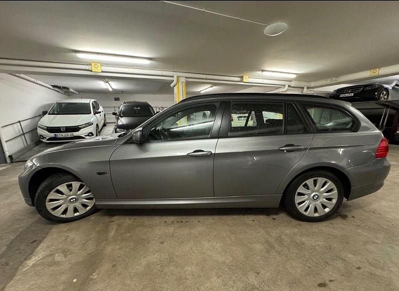 Gebraucht BMW 316 116 PS (85 kW) 2011 Grau Kombi
