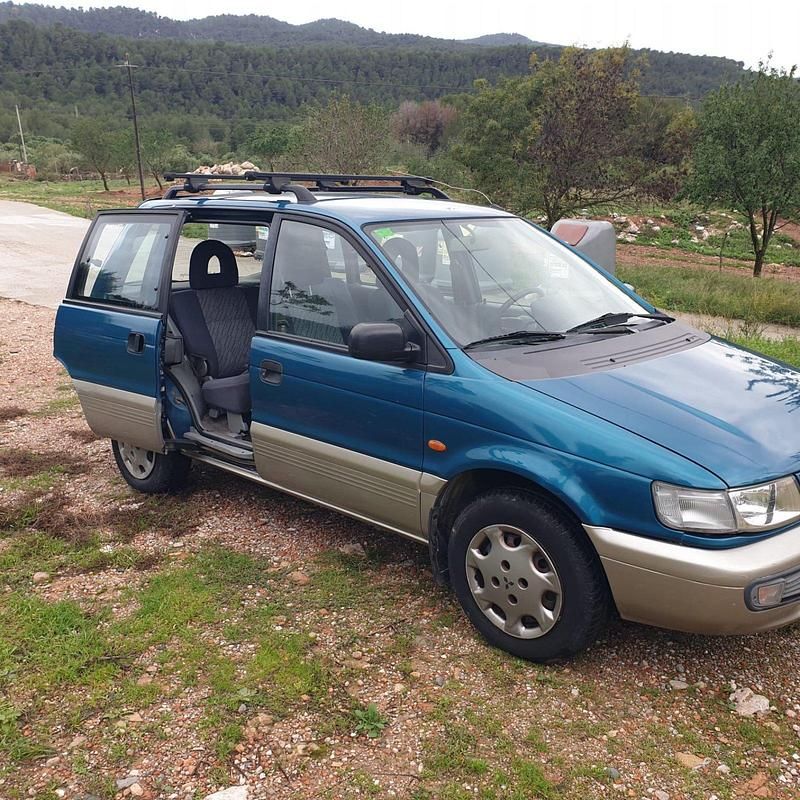 Blau Gebraucht 1997 Mitsubishi Space Runner Van / Kleinbus | 3.000 € - Bild 1/4