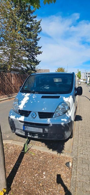 Second-hand Renault Trafic 145 CP (106 kW) 2010 Alb Monovolum