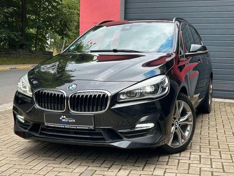 Schwarz Gebraucht 2021 BMW 218 Sport Line Limousine | 18.990 € (Superpreis) - Bild 1/4