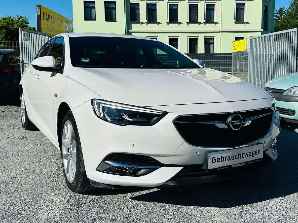 Gebraucht Opel Insignia Innovation 165 PS (121 kW) 2018 Abalone weiss (p3s) Limousine