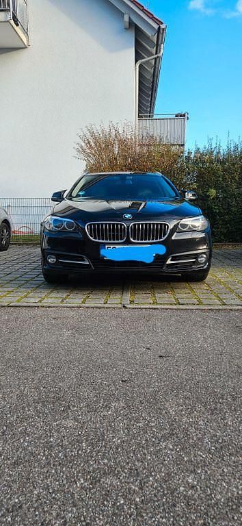Schwarz Gebraucht 2015 BMW 518 Kombi | 11.000 € (Fairer Preis) - Bild 1/4