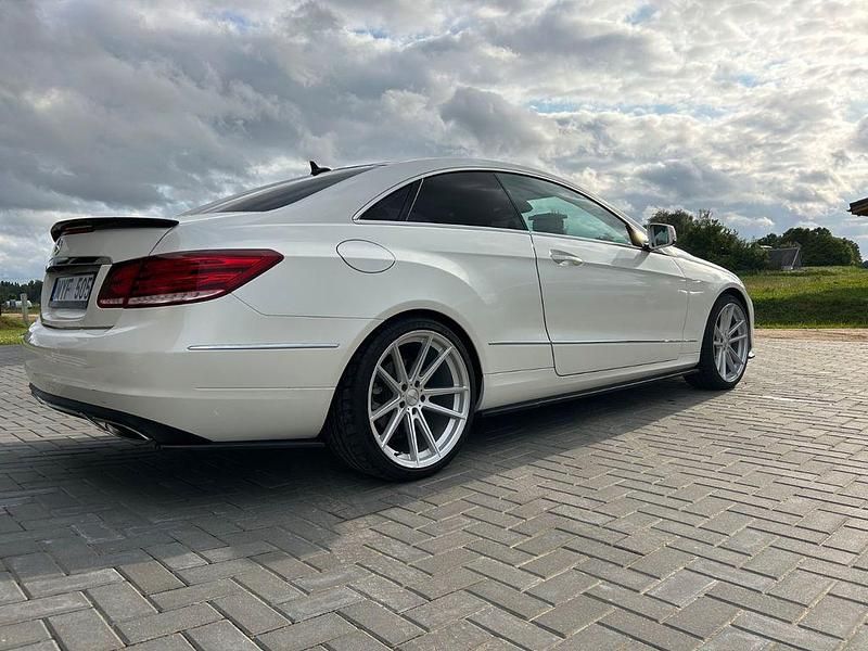 Gebraucht Mercedes E350 306 PS (225 kW) 2014 Weiß Coupé