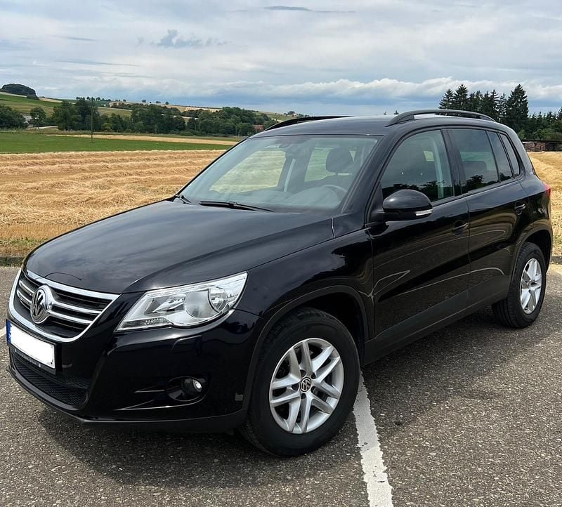 Schwarz Gebraucht 2011 VW Tiguan Edition SUV | 13.500 € (Teuer) - Bild 1/4