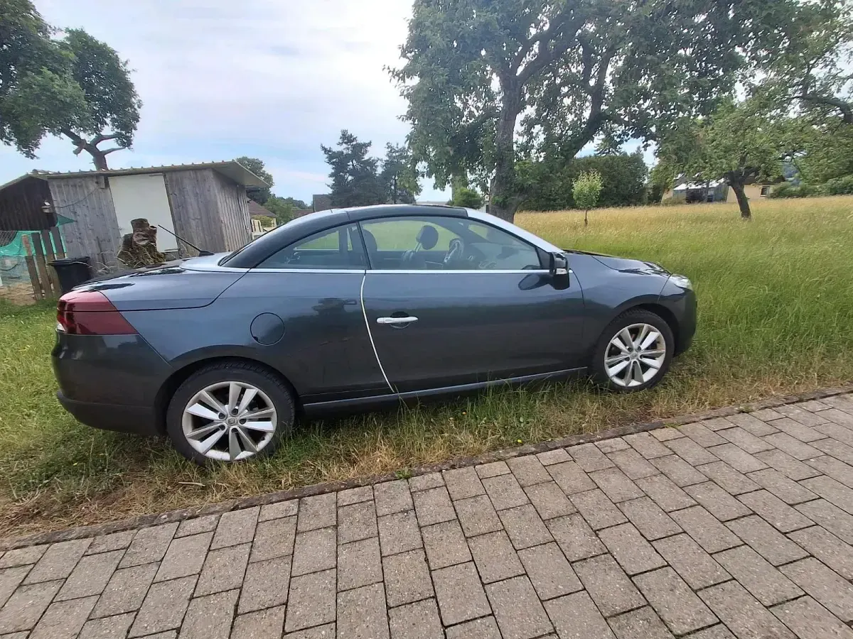Gebraucht Renault Mégane Cabriolet Luxe 131 PS (96 kW) 2012 Grau Cabrio